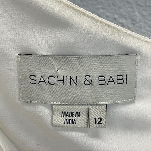 Sachin & Babi Dova Puffed One-Shoulder Bow Train Wrap Mini Dress - Picture 4 of 14